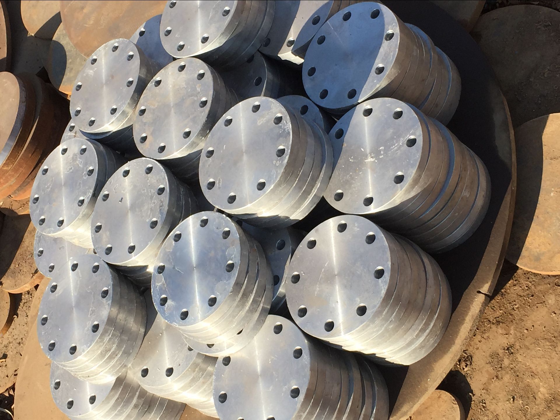 盲板、法蘭蓋、盲法蘭是不是一種產(chǎn)品